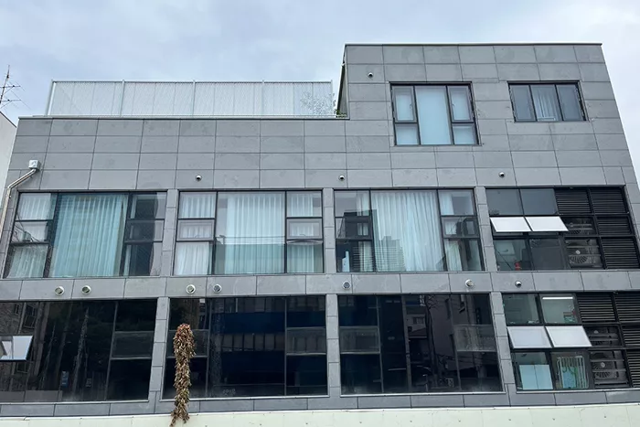 비산방지필름 시공 건물 외관 유리